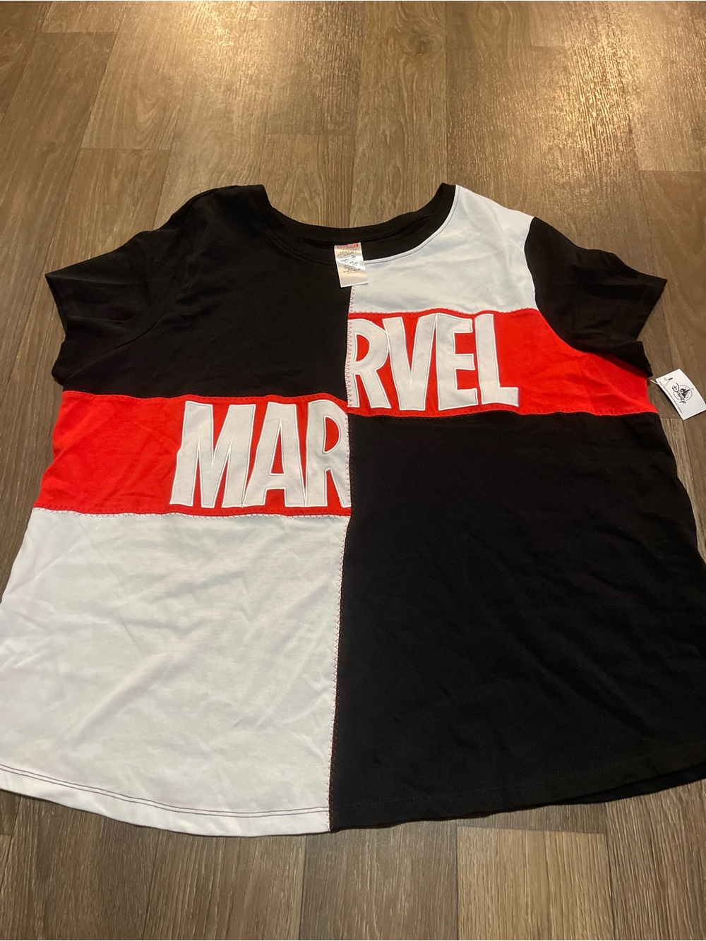 Marvel women’s Colorblock Logo Tee - Black/White/Red